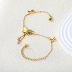 Bracelet délicat pour femme avec papillons et cristaux