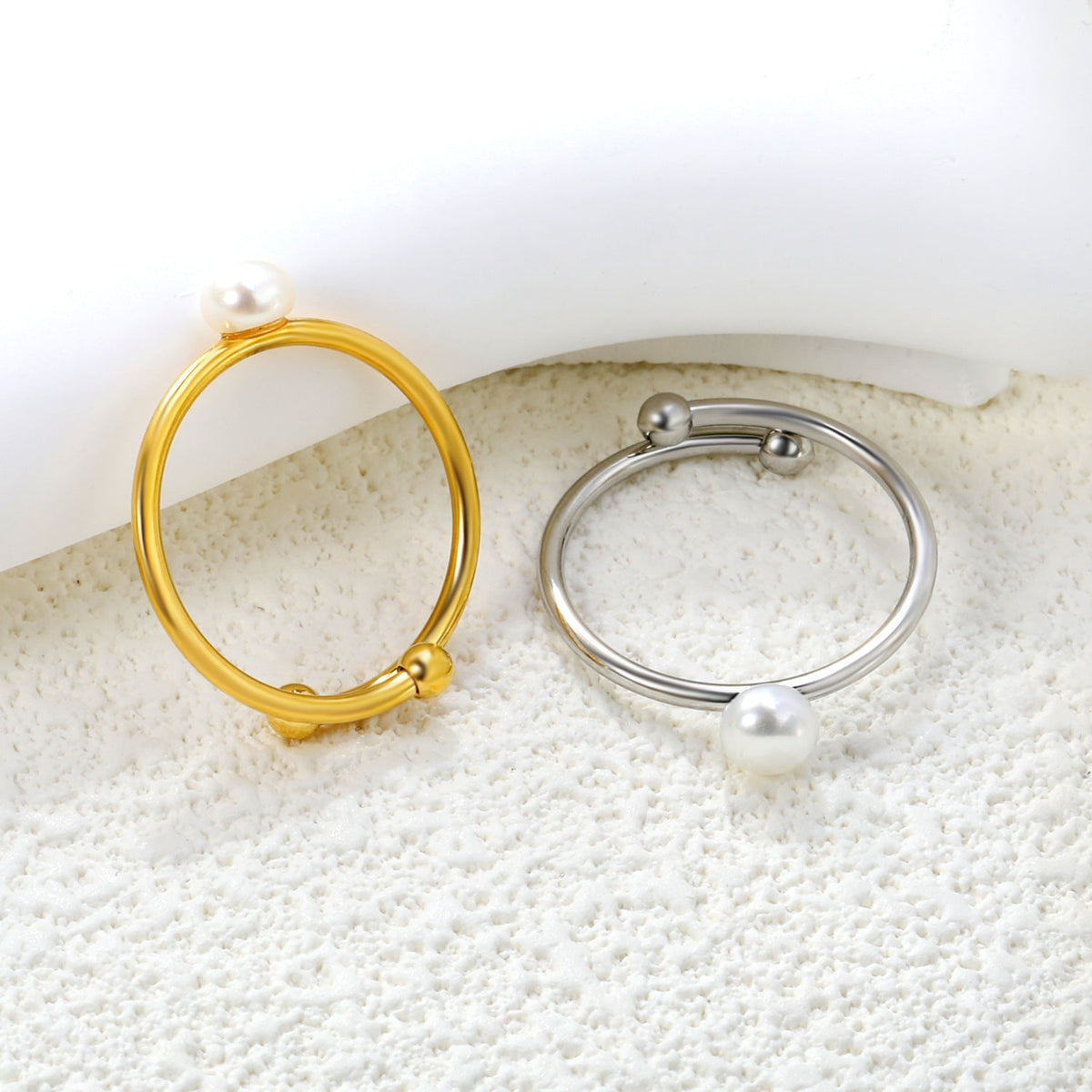 Bague ouverte pour femmes au design incurvé moderne et ajustable