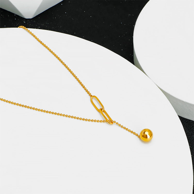 Collier raffiné pour femme avec pendentif scintillant