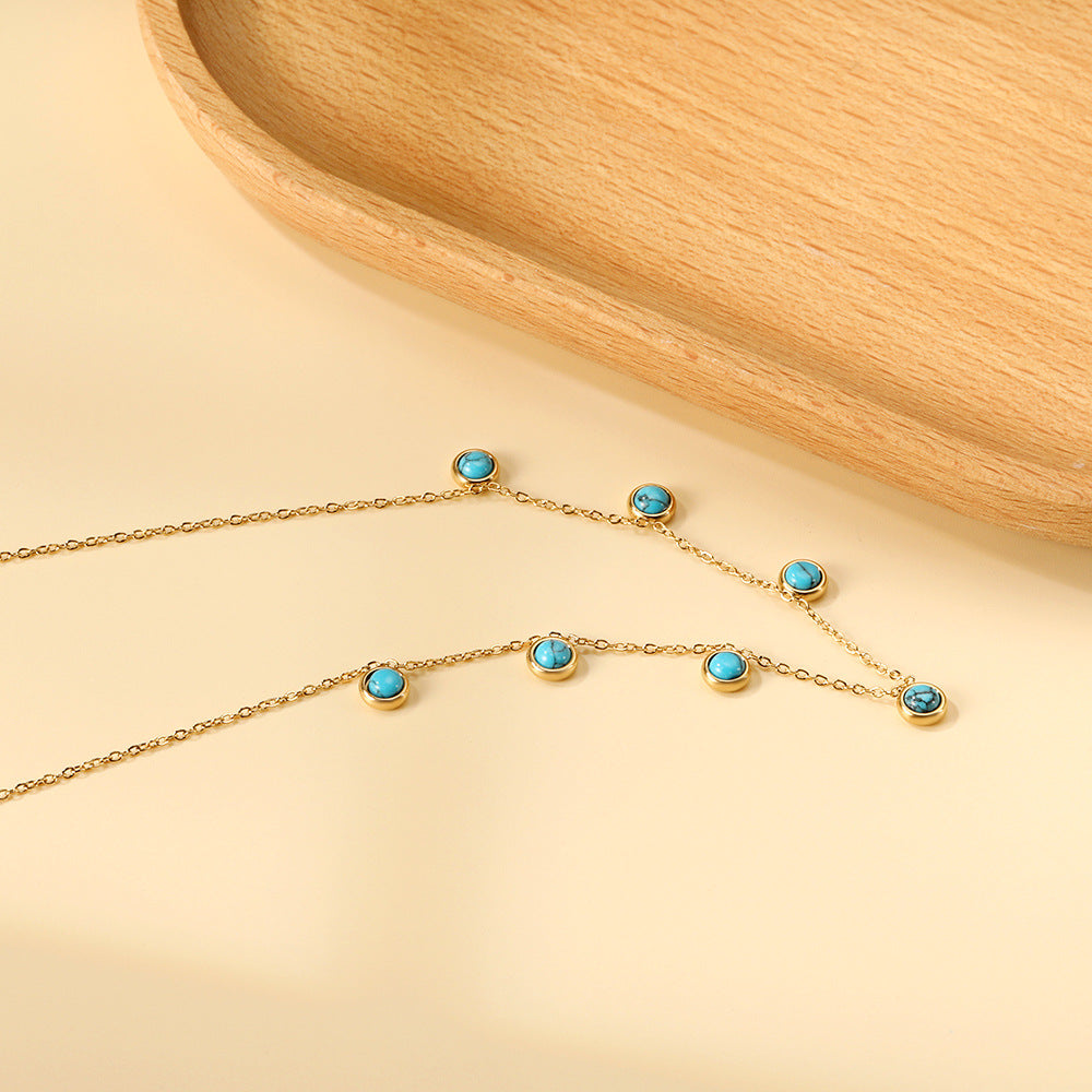 Collier élégant pour femme avec perles et chaîne fine