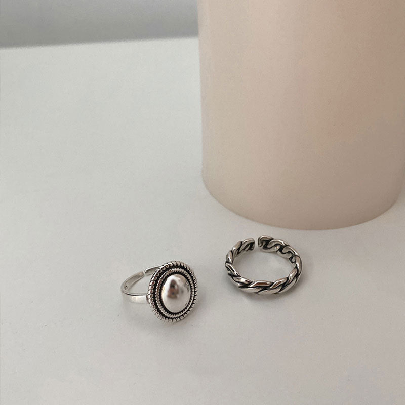 Bague élégante pour femme au design facetté