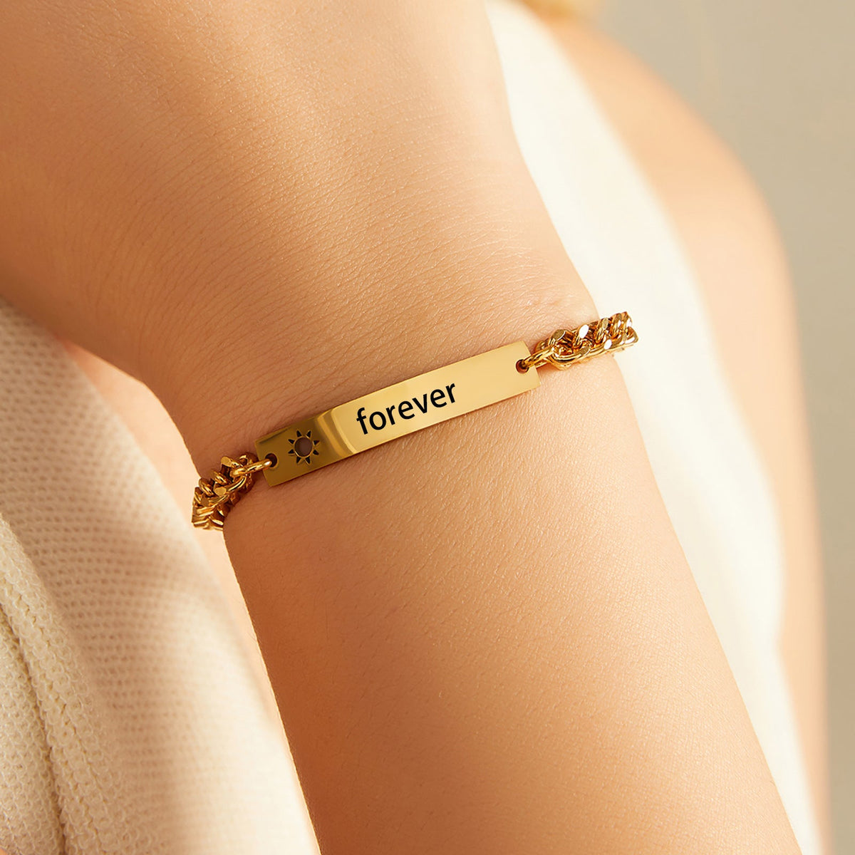 Bracelet pour femme avec pendentif gravable