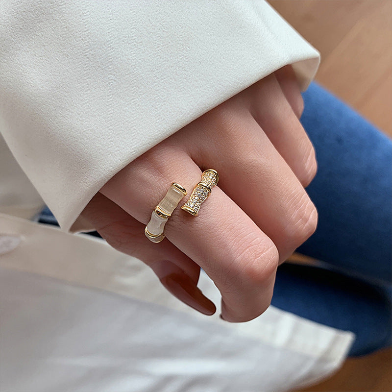 Bague pour femme en acier inoxydable scintillant avec oxydes de zirconium