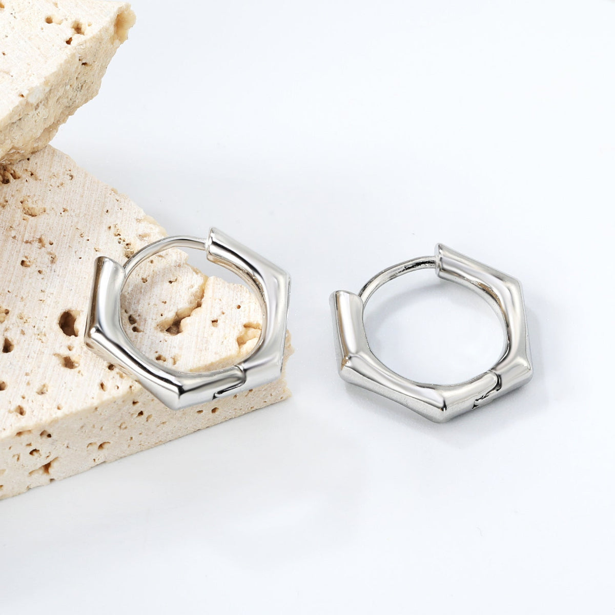 Créoles polygonales modernes pour femme