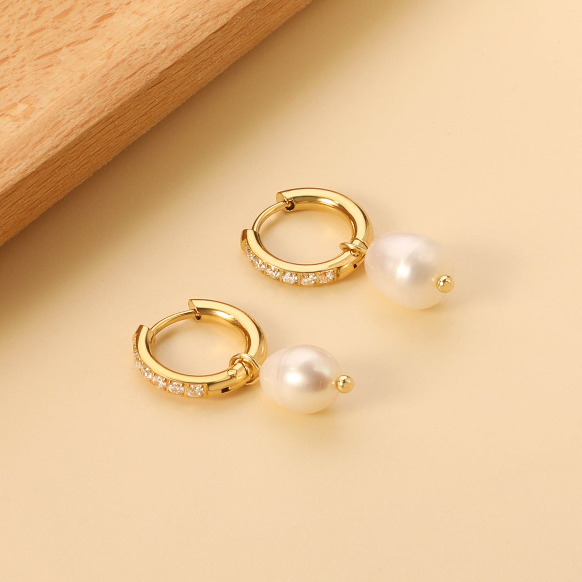Boucles d'oreilles pendantes avec chaîne et perles