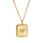 Collier pour femme avec pendentif carré orné de cristaux