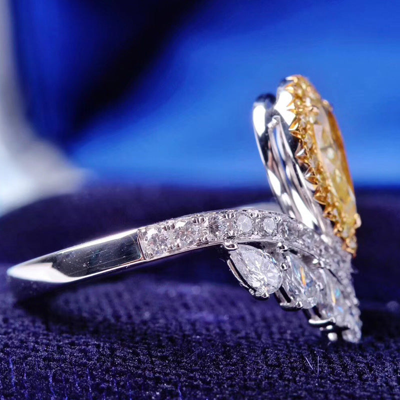 Bague élégante pour femme avec pierre en forme de goutte et cristaux