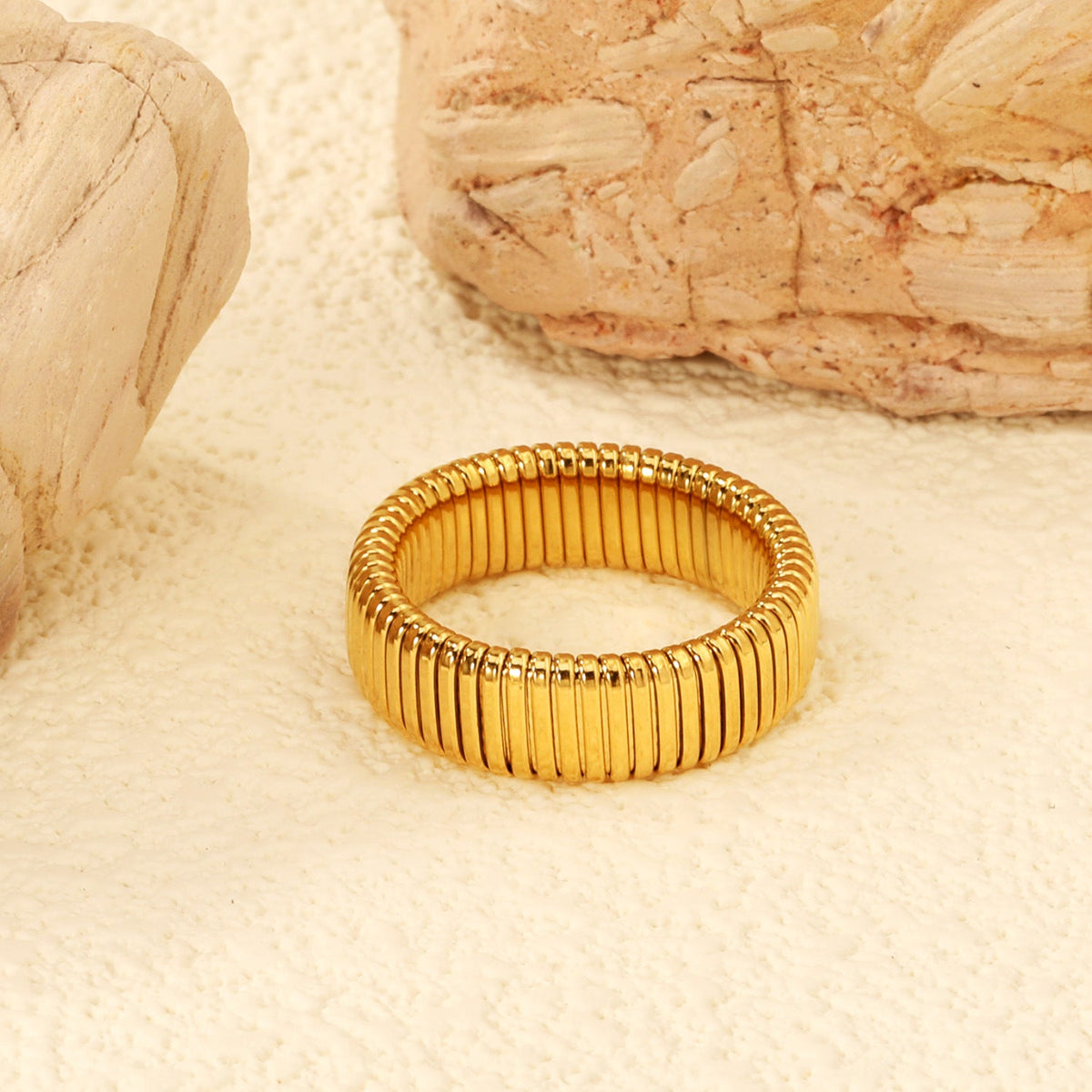 Bague pour femme avec perle et design unique