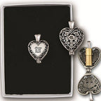 Collier pour femme avec médaillon cœur gravé
