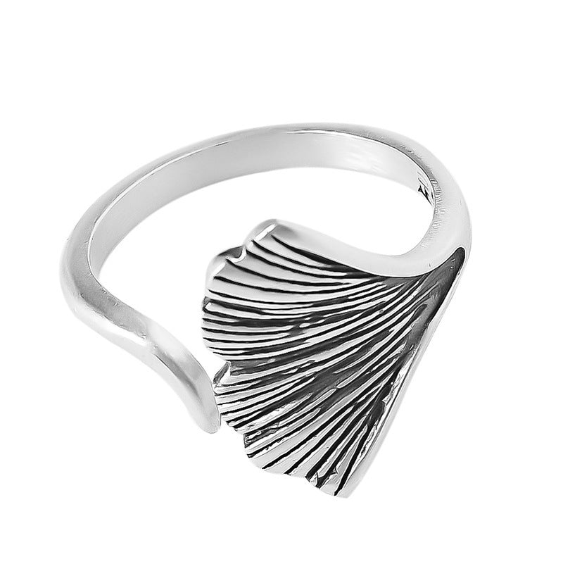 Bague pour femme au design feuille élégant