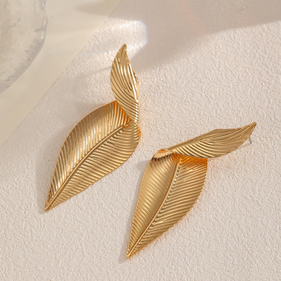 Boucles d'oreilles pour femme au design feuille élégant