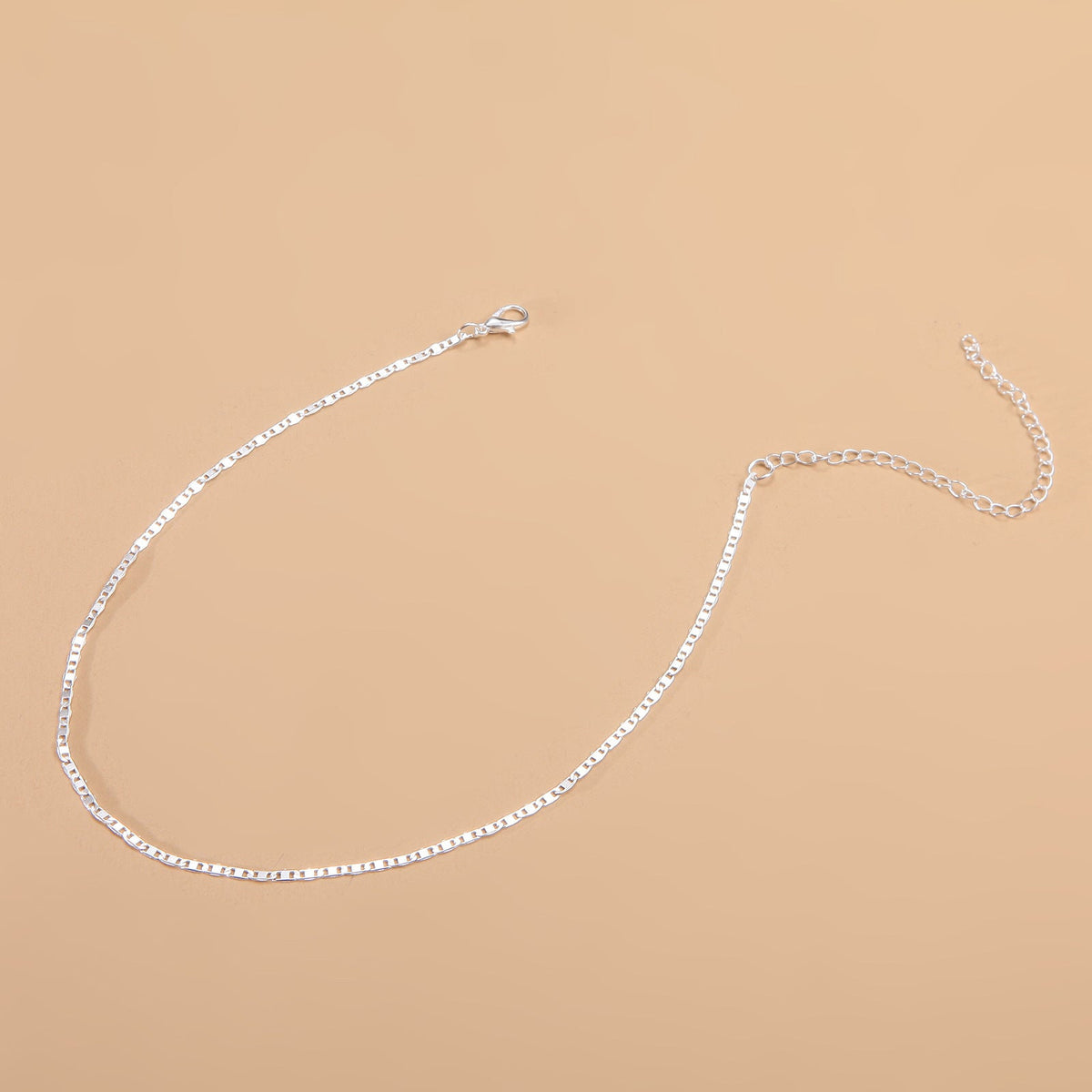 Collier argenté élégant