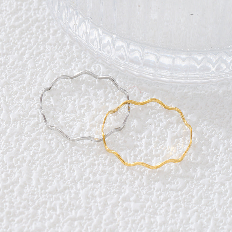 Bague minimaliste ondulée pour femme