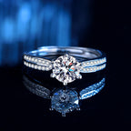 Bague de fiançailles pour femme avec zircon étincelant et détails élégants