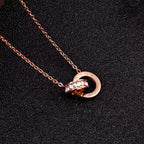 Collier à pendentif anneaux entrelacés élégant pour femme