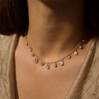 Collier pour femme en acier inoxydable avec détails en cristal étincelants