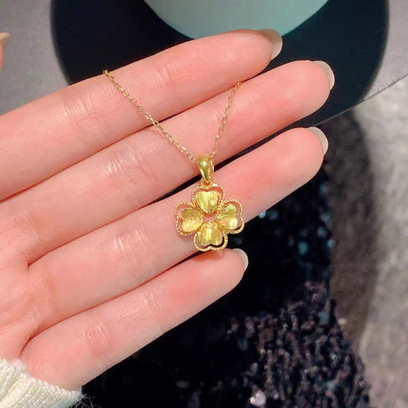 Collier avec pendentif floral pour femme