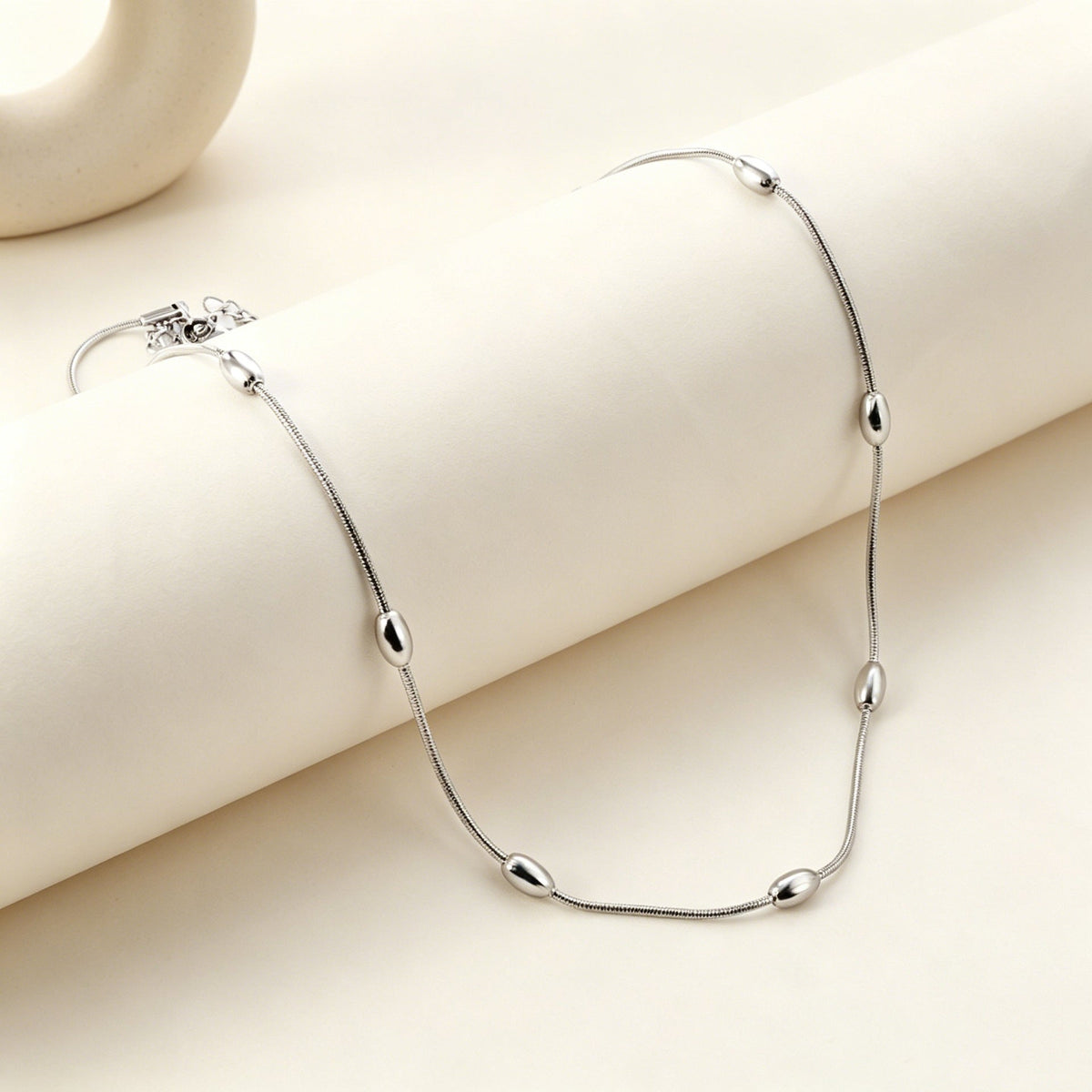 Collier élégant pour femme en acier inoxydable antiallergique