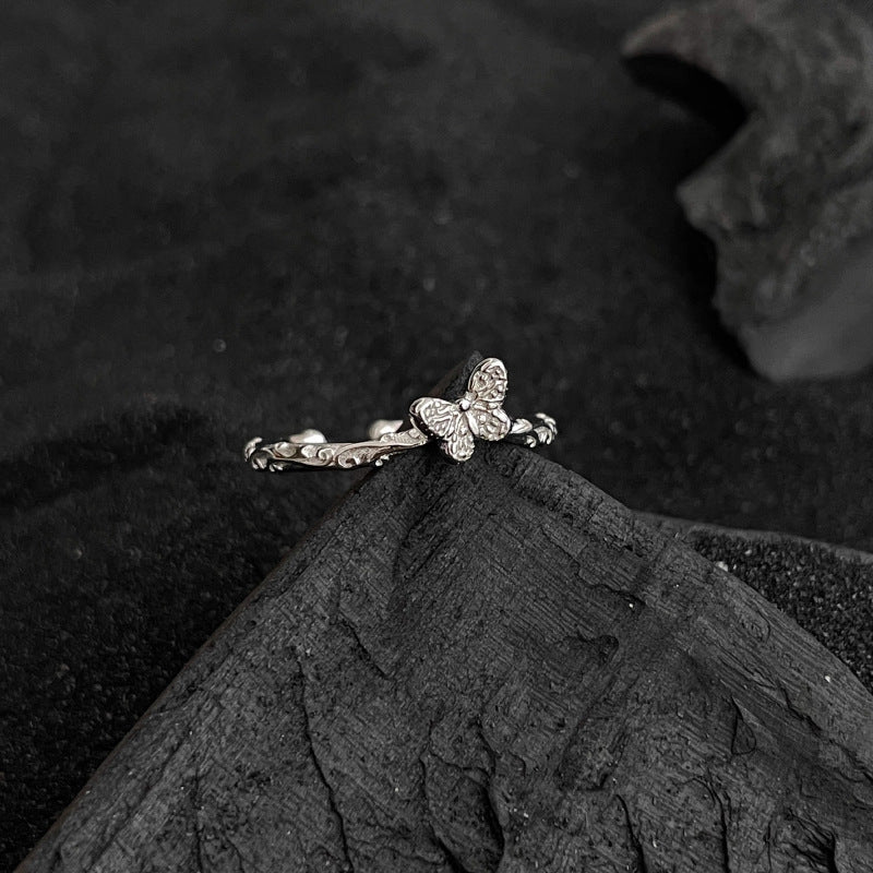 Bague fine pour femme motif papillon
