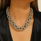 Collier statement pour femme au design sculptural