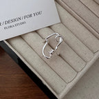 Bague pour femme au design fluide unique
