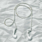 Collier de perles tendance avec accents dorés