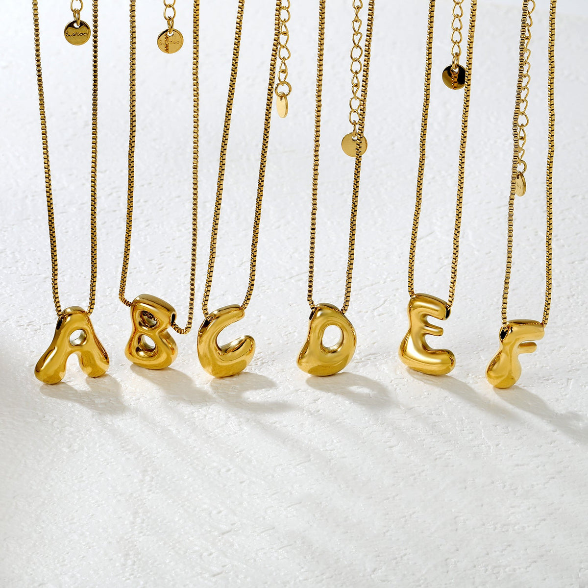 Collier pour femme avec pendentif lettre moderne en acier inoxydable