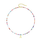 Collier pour femme avec perles colorées et pendentif personnalisé