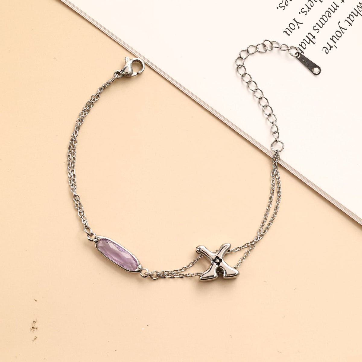Montre pour femme avec cristal facetté