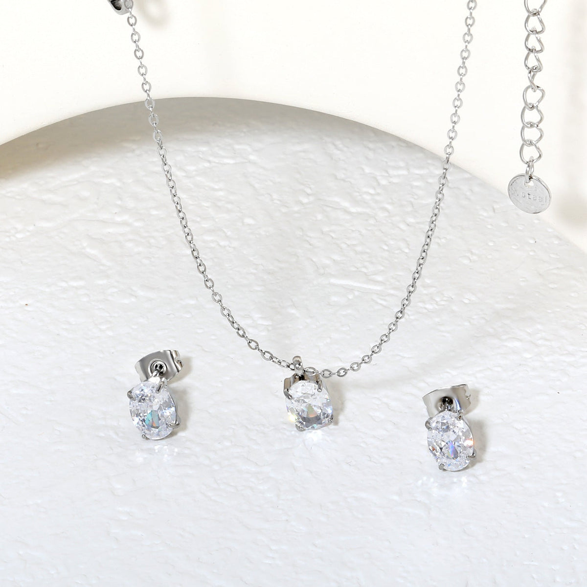Parure de bijoux pour femme avec pendentif zircone et boucles d'oreilles