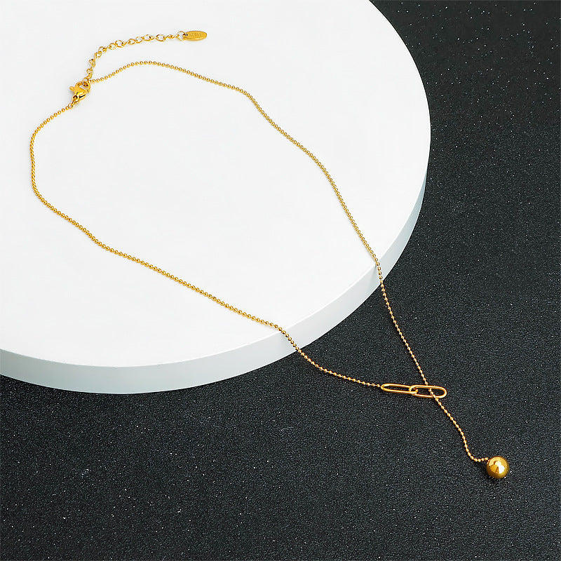 Collier raffiné pour femme avec pendentif scintillant