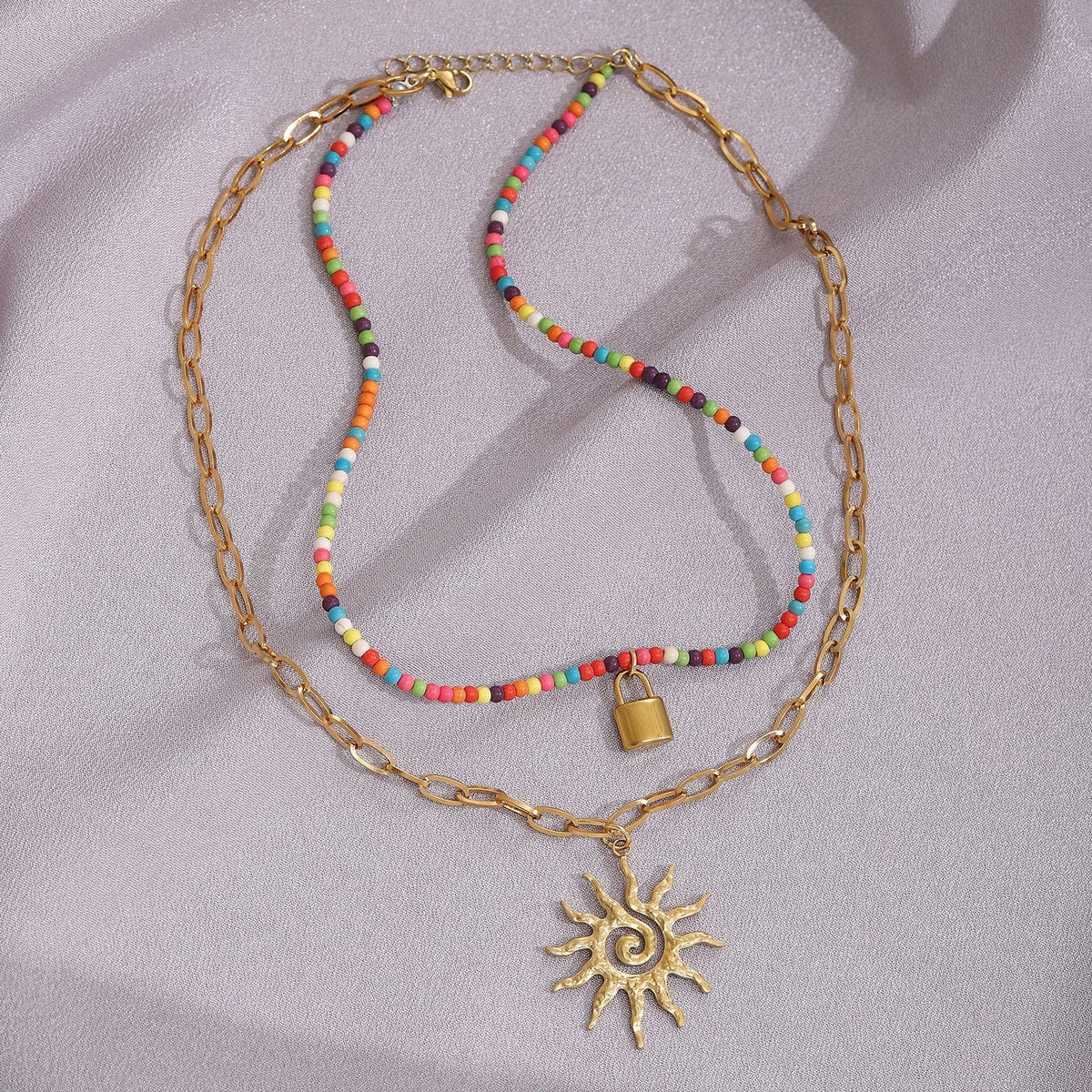 Collier 2 rangs pour femme avec perles colorées et symbole de soleil