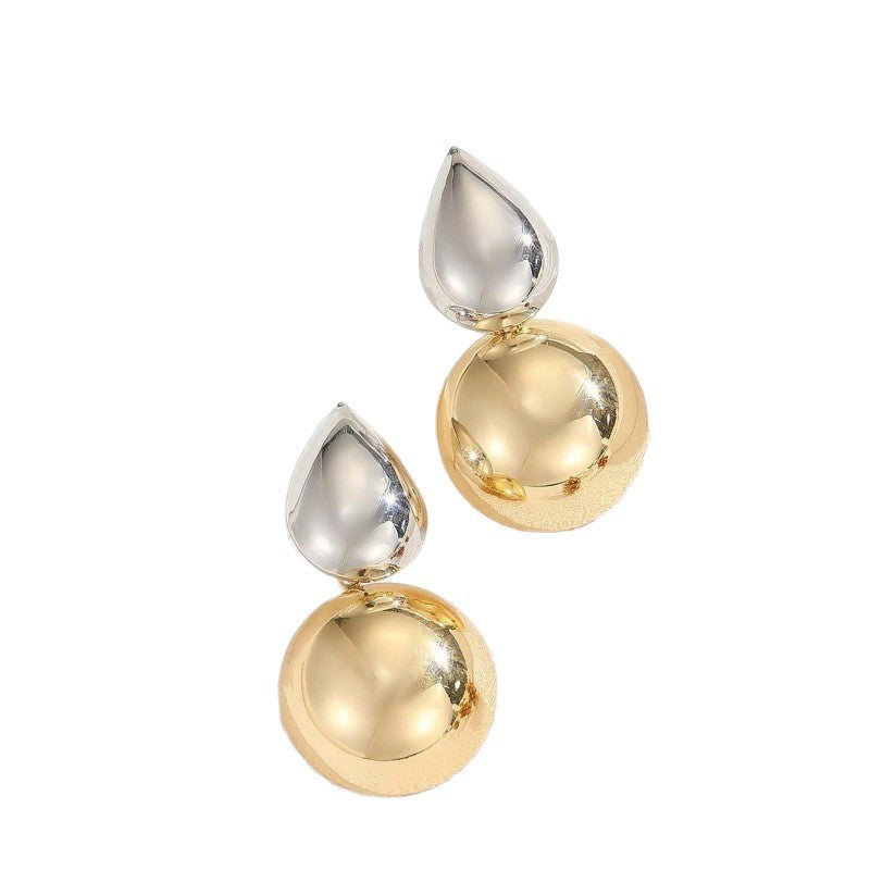 Boucles d'oreilles pour femme au design sculptural moderne