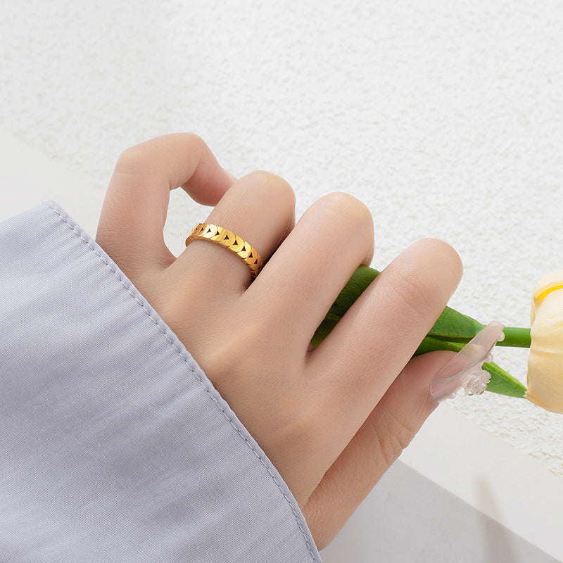 Bague pour femme avec motif ondulé élégant