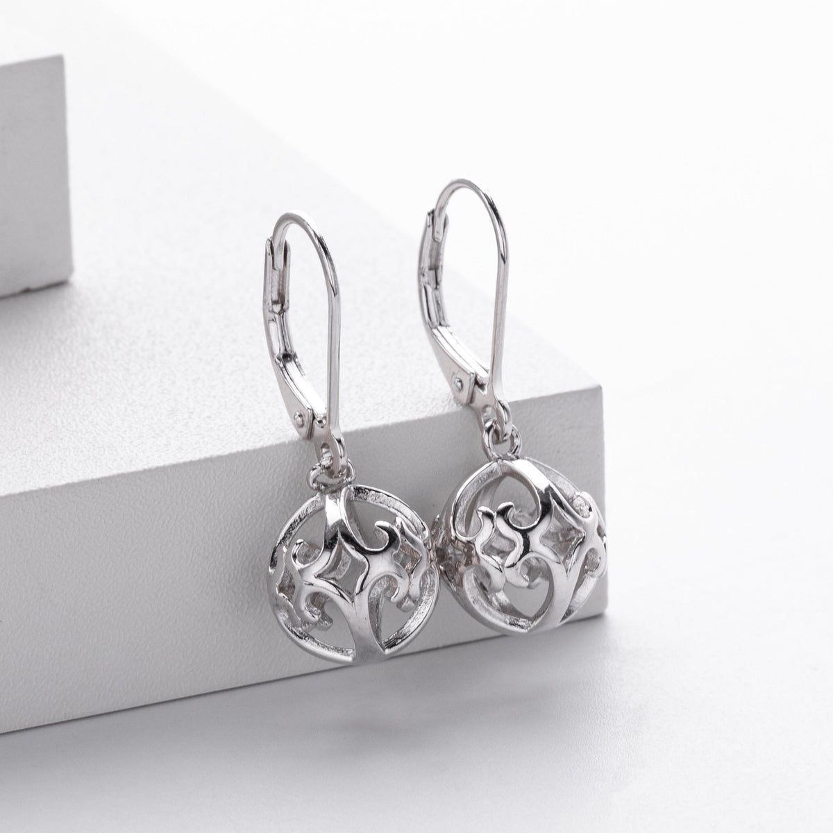 Boucles d'oreilles pendantes design filigrane en argent sterling 925