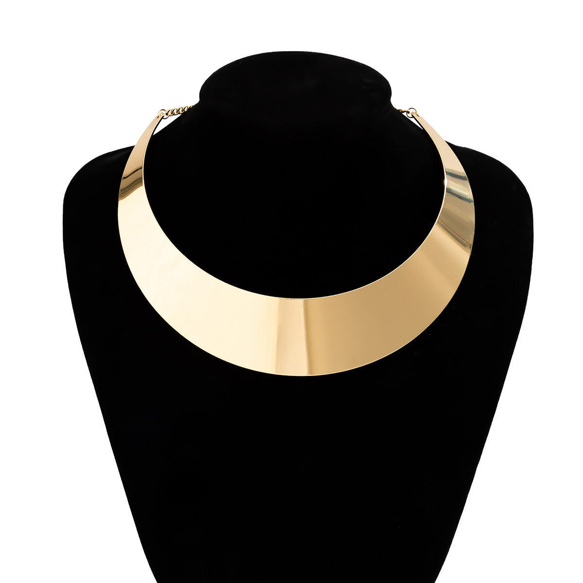 Collier choker pour femme au design en V moderne