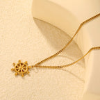 Collier pour femme avec pendentif gouvernail et chaîne réglable
