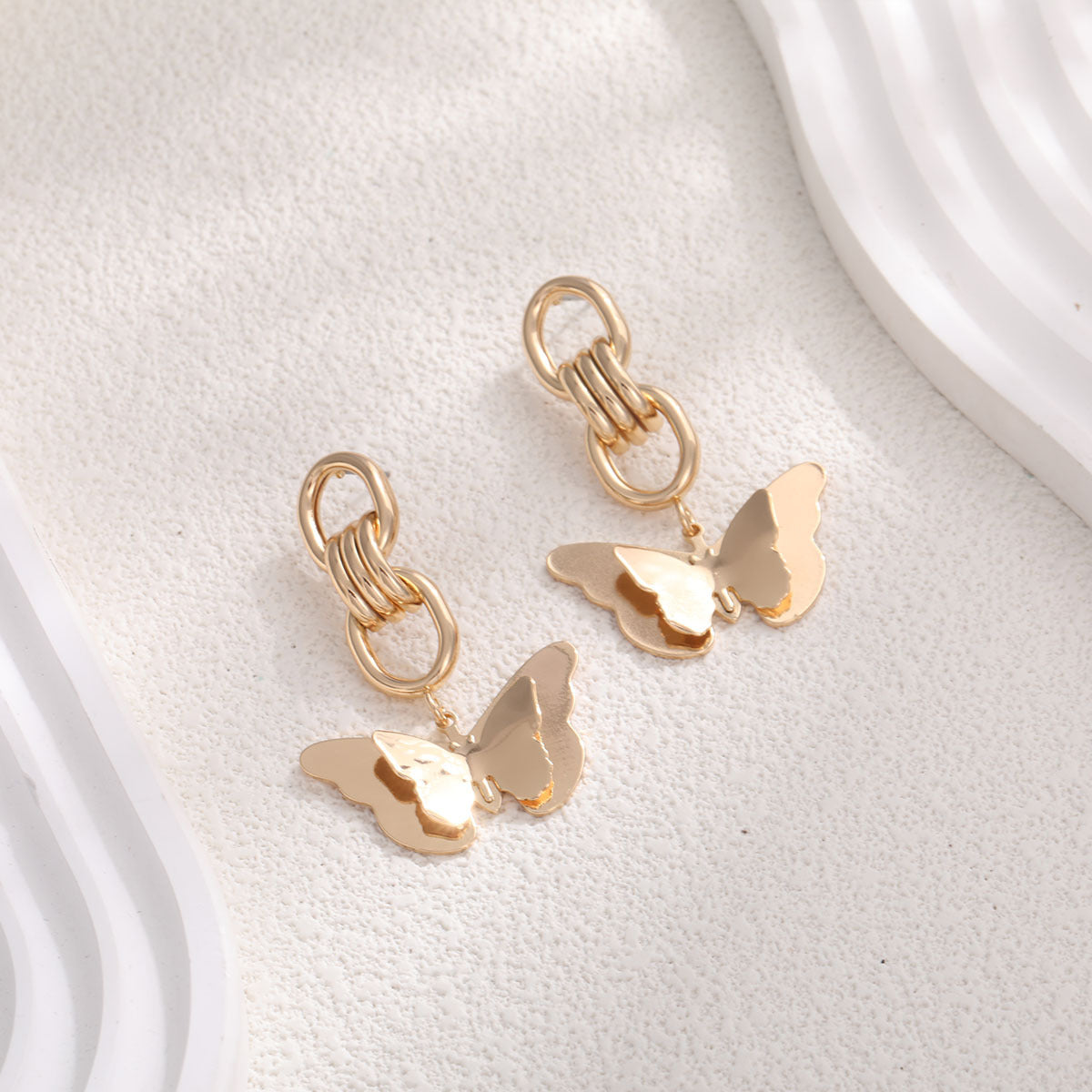 Boucles d'oreilles élégantes pour femme motifs floraux