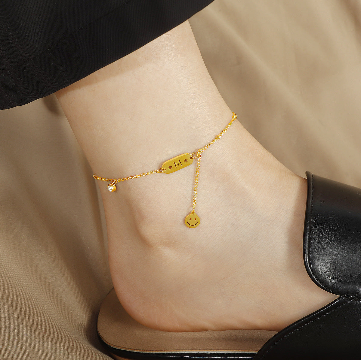 Chevillère personnalisée avec pendentif et cristal pour femme