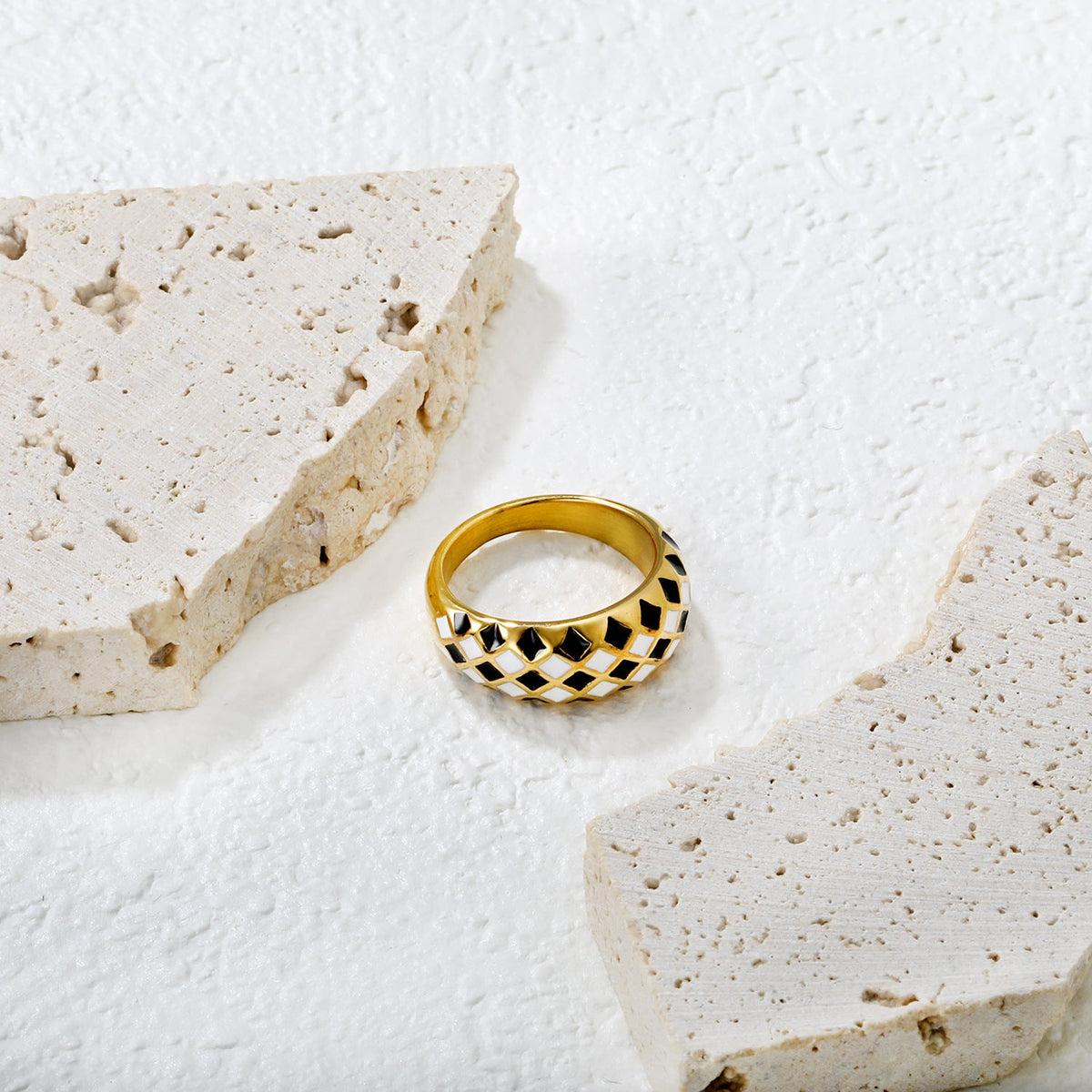 Bague pour femme au design géométrique moderne en acier inoxydable