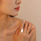 Bague pour femme avec incrustation de coquillage