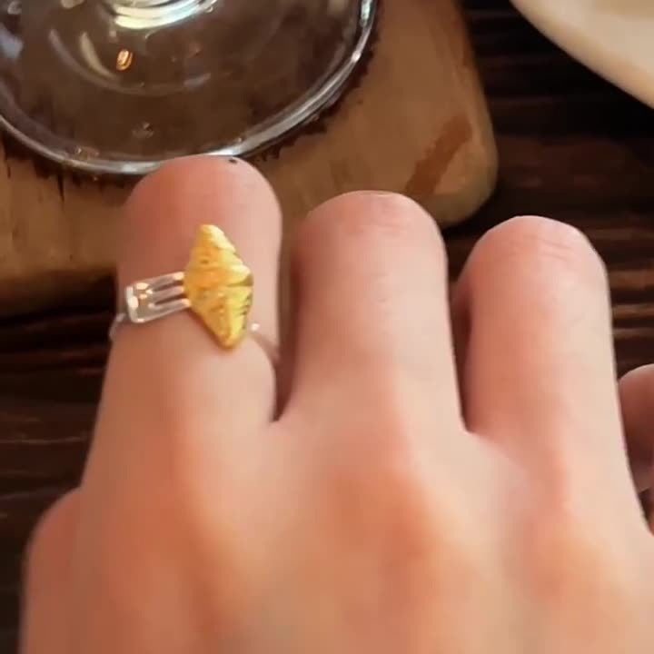 Bague pour femme design croissant en argent