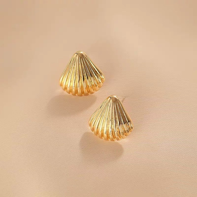 Boucles d'oreilles pendantes sculpturales inspirées des coquillages pour femme