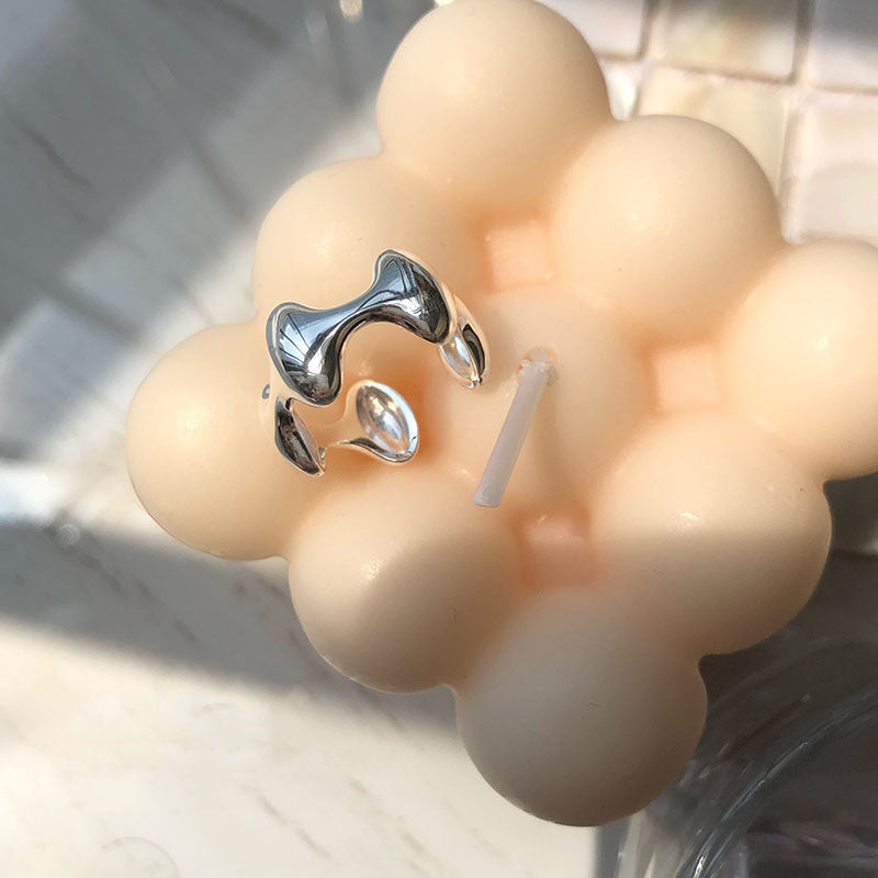 Bague pour femme au design vague moderne