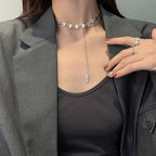 Collier ras-du-cou pour femme au design unique