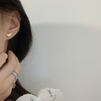 Boucles d'oreilles puces en forme de cœur dorées pour femme
