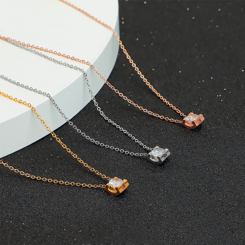 Collier délicat pour femme avec pendentif cristal étincelant