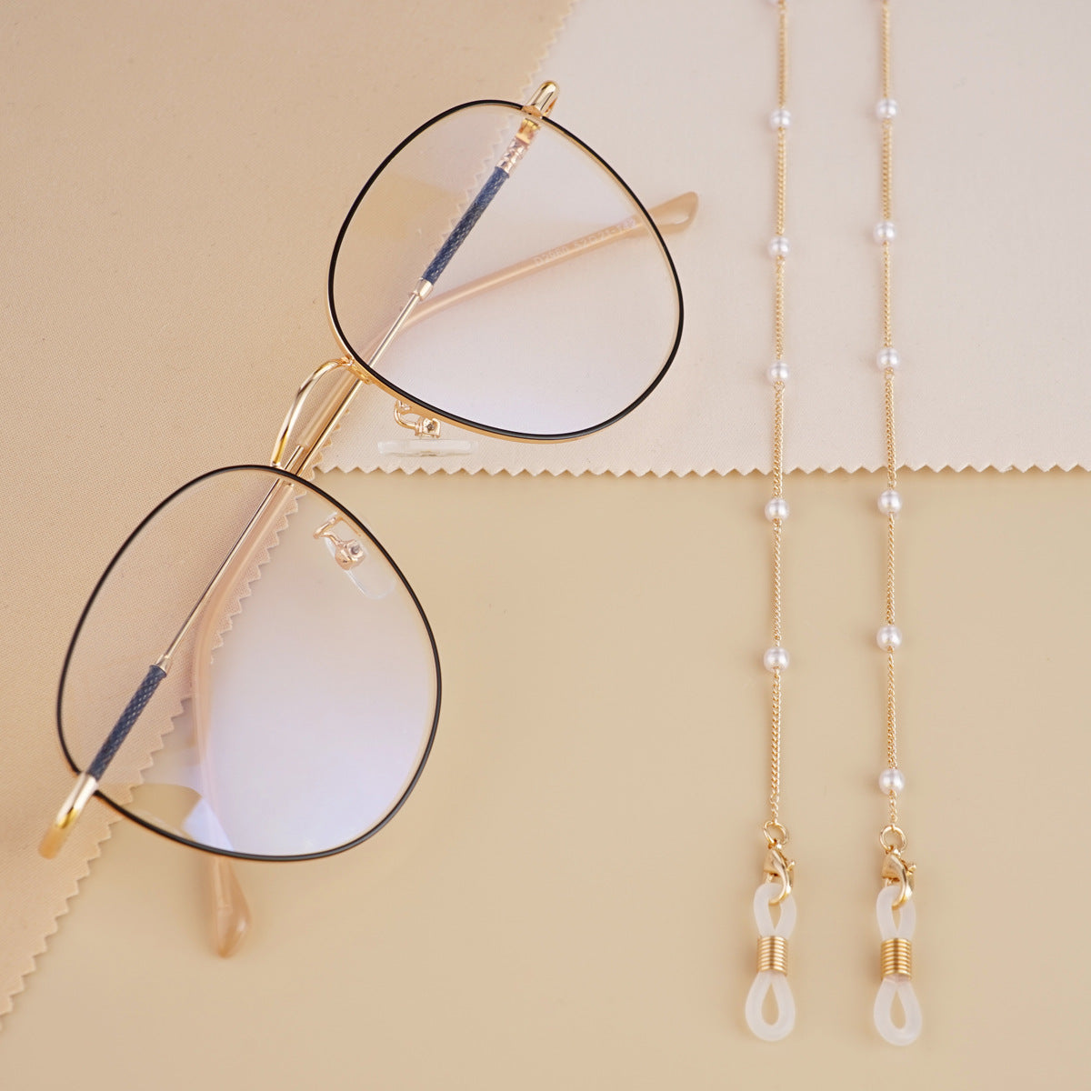 Chaîne de lunettes avec perles