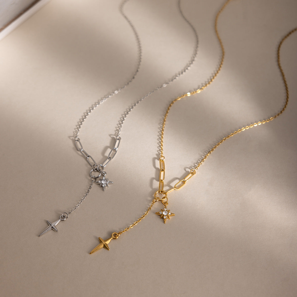 Collier pour femme avec pendentifs étoiles modernes en acier inoxydable réglable