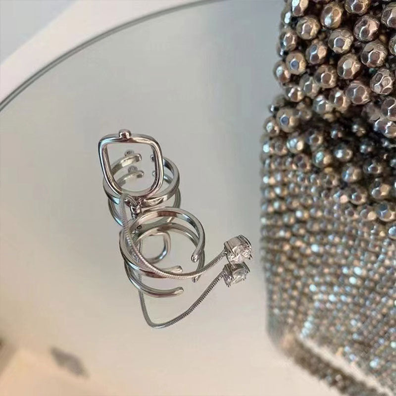 Bague design pour femme avec zircone